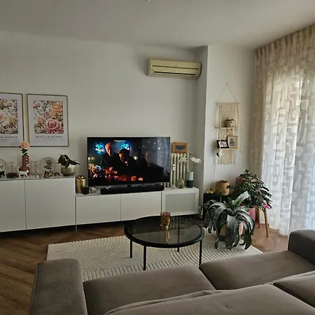 Renove Dernier Etage En Et Au Calme Διαμέρισμα